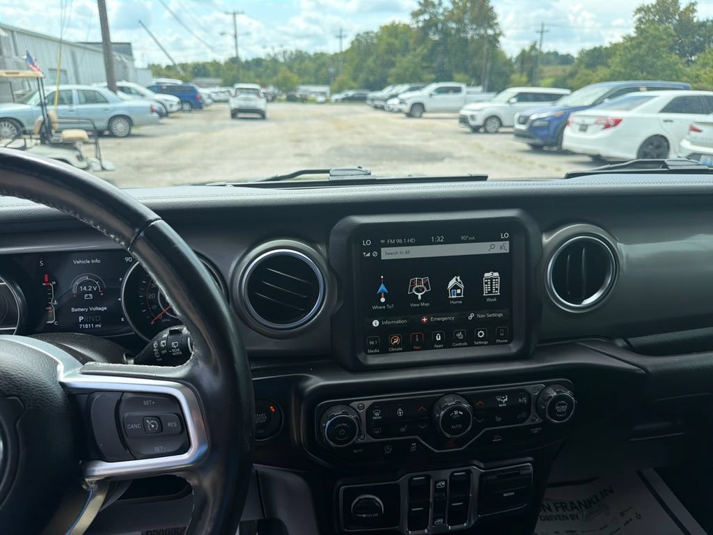 Used 2022 Jeep Wrangler Unlimited Sahara w/ Dual Top Group AWD/4WD image 21