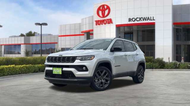 Used 2026 Jeep Compass Latitude AWD/4WD image 1