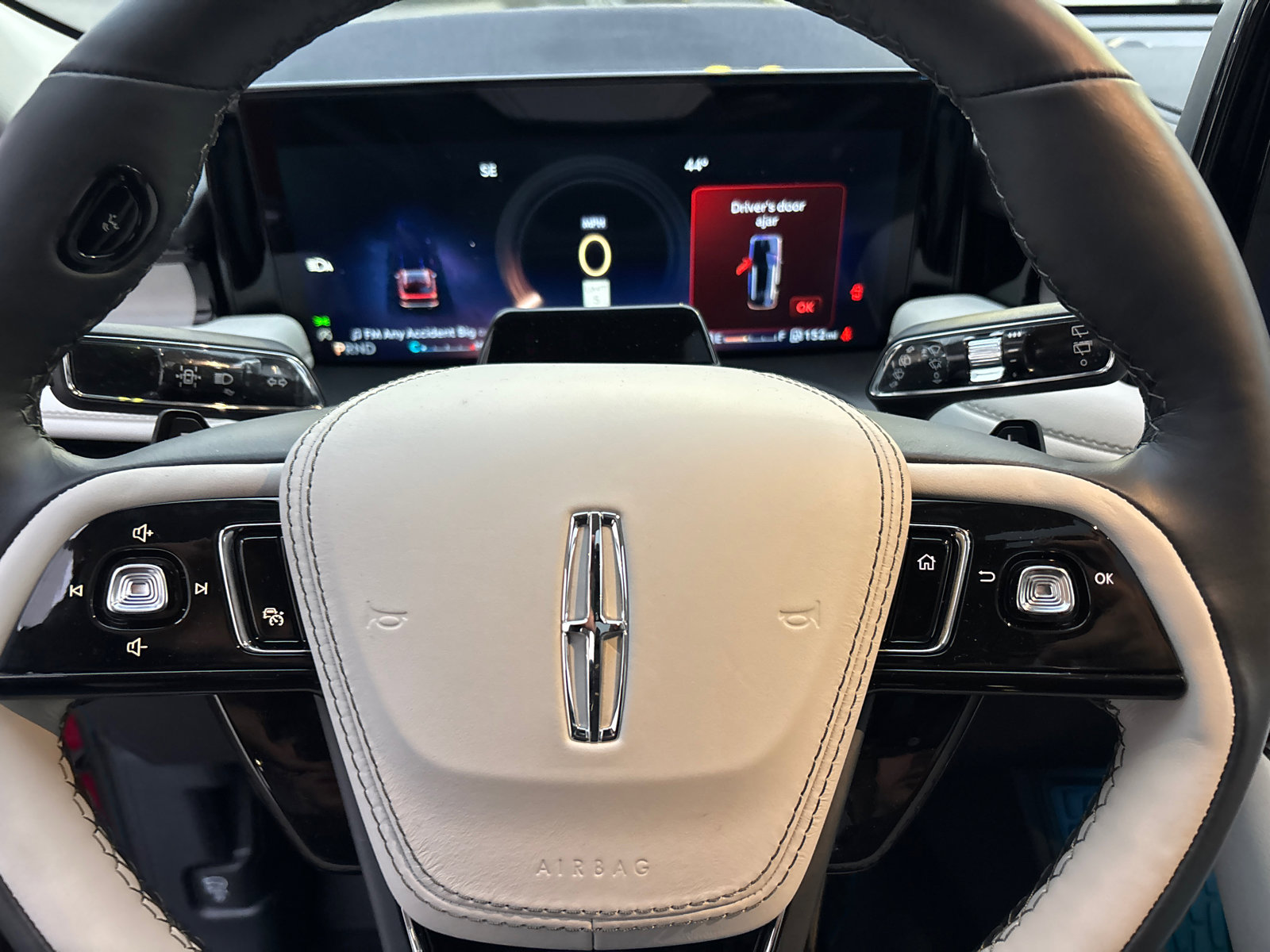 New 2026 Lincoln Aviator Reserve w/ Illumination Package AWD/4WD image 16