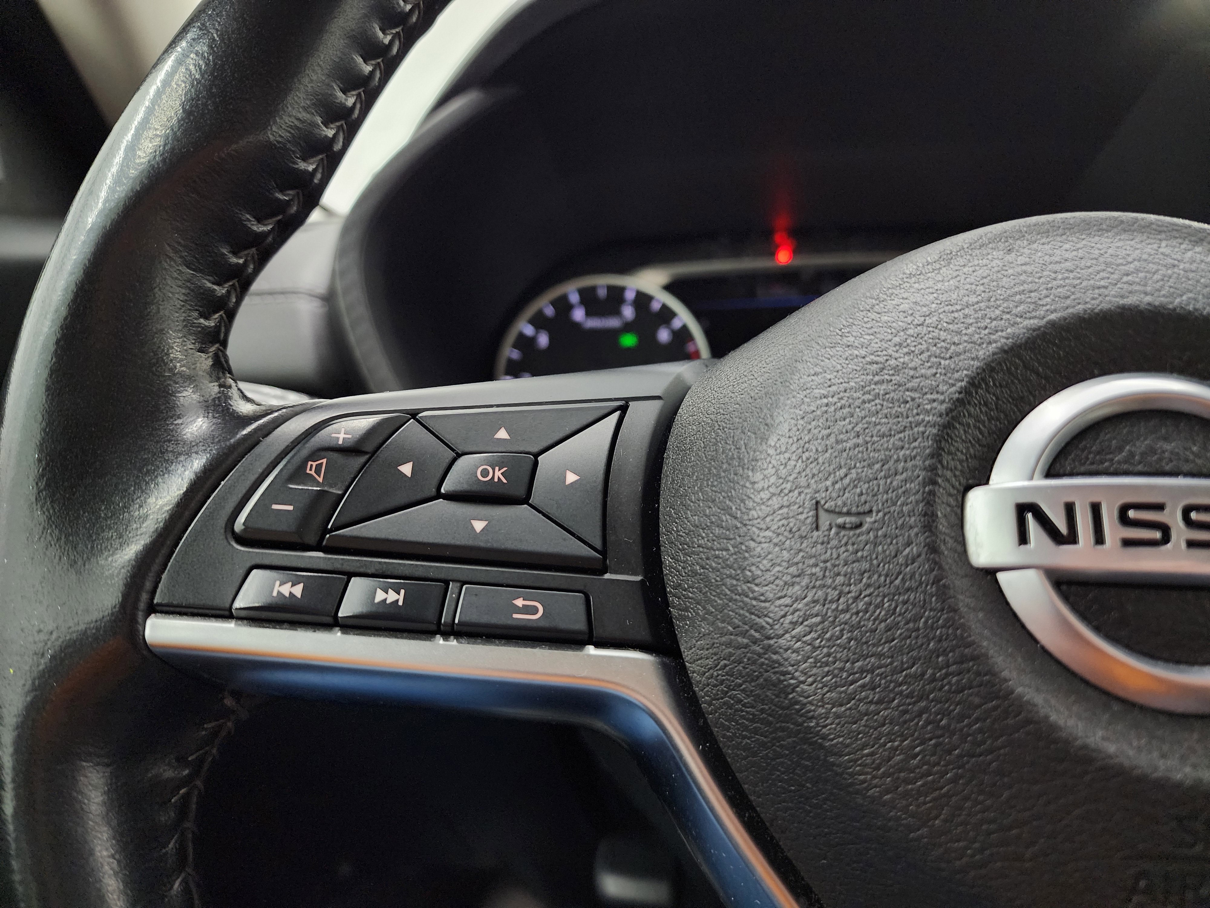 Used 2023 Nissan Sentra SV FWD image 15