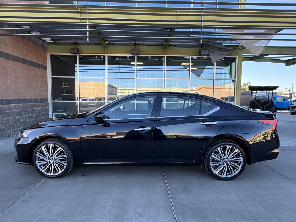 Used 2024 Nissan Altima 2.5 SL AWD/4WD image 7