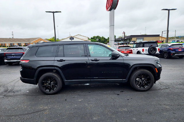 Used 2025 Jeep Grand Cherokee L Altitude AWD/4WD image 33
