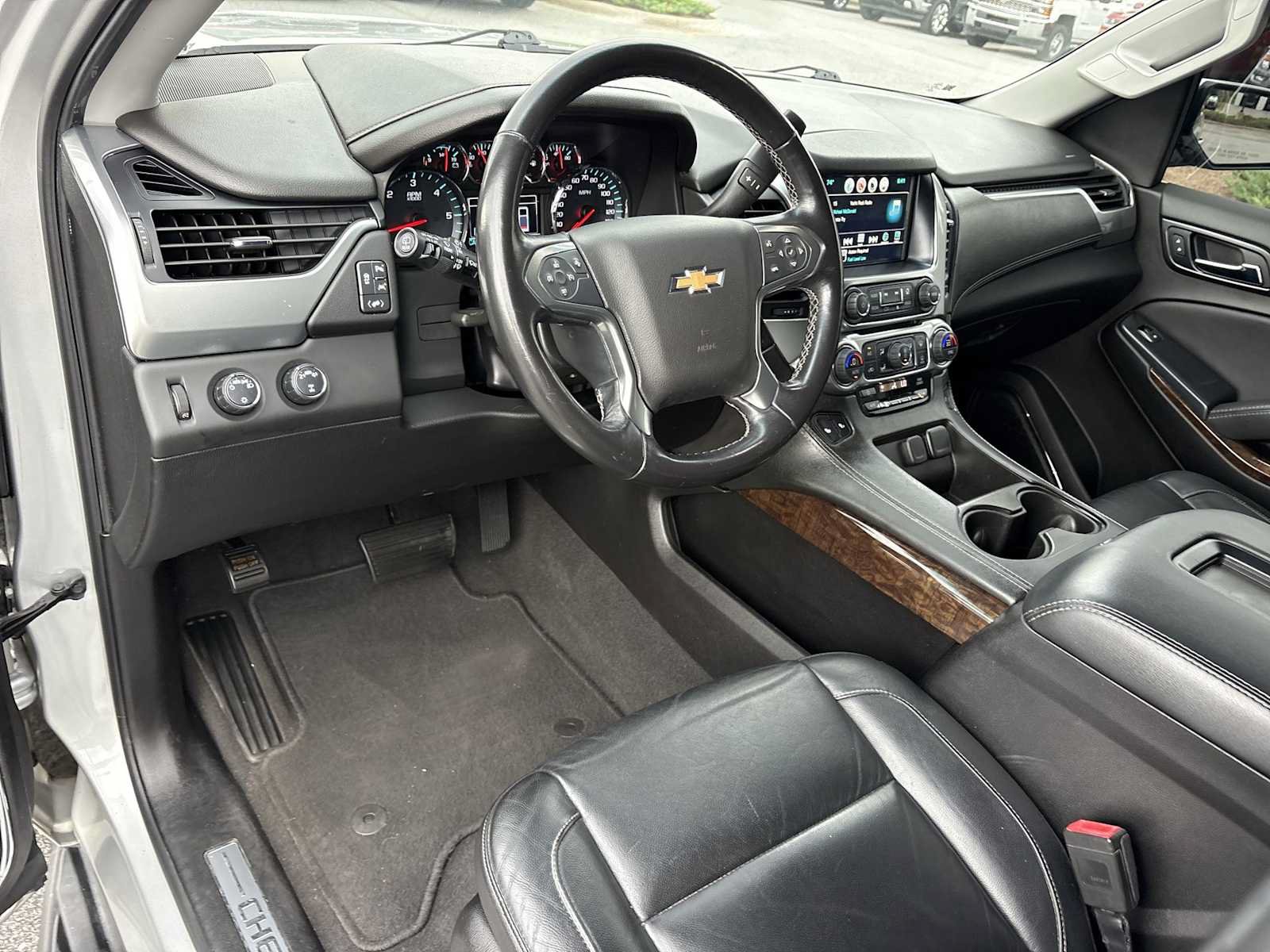 Used 2019 Chevrolet Suburban LT AWD/4WD image 10
