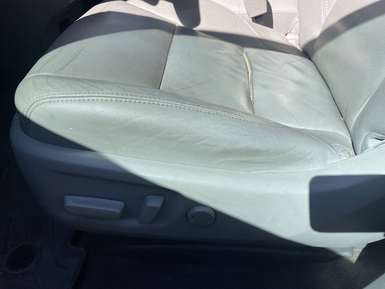 Used 2018 Toyota Sienna XLE Premium w/ Carpet Mat Package image 8