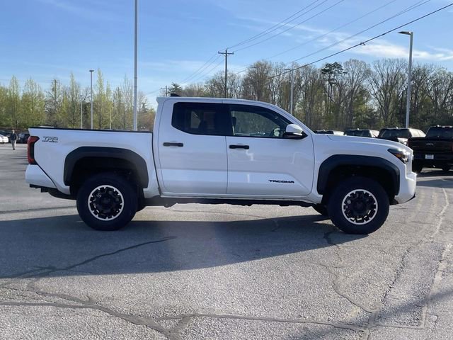 Used 2024 Toyota Tacoma TRD Off-Road image 6
