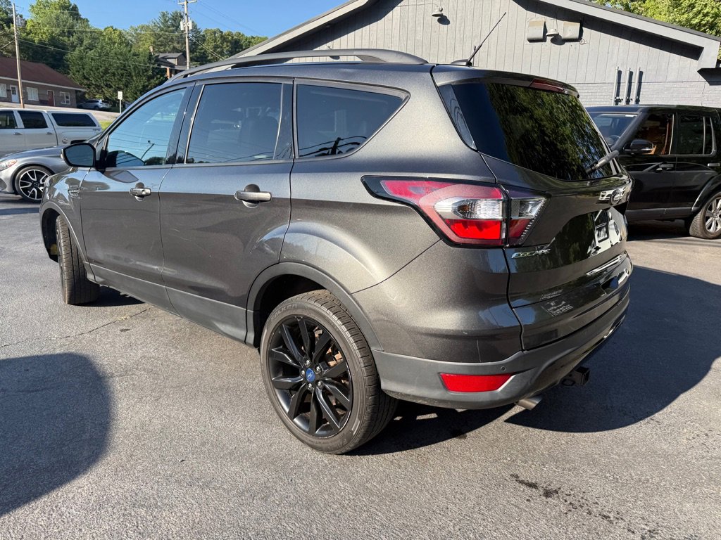 Used 2017 Ford Escape Titanium image 32