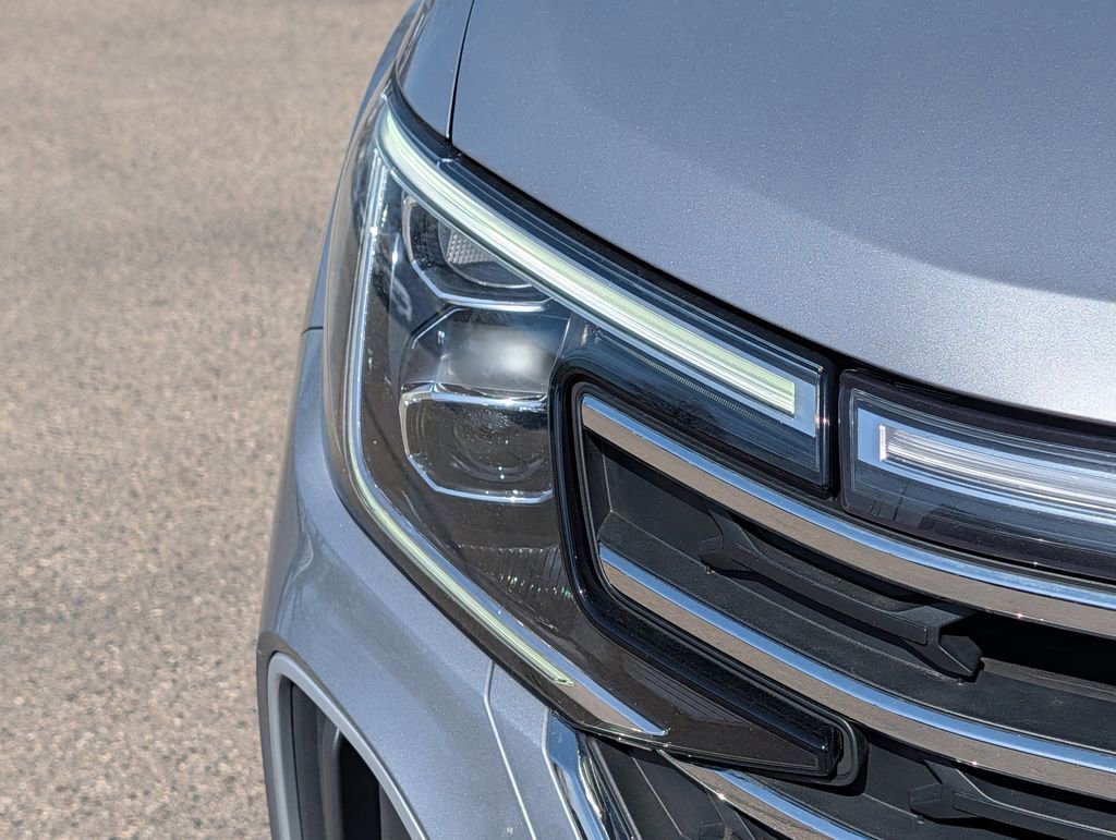 Used 2025 Volkswagen Atlas SE AWD/4WD image 3