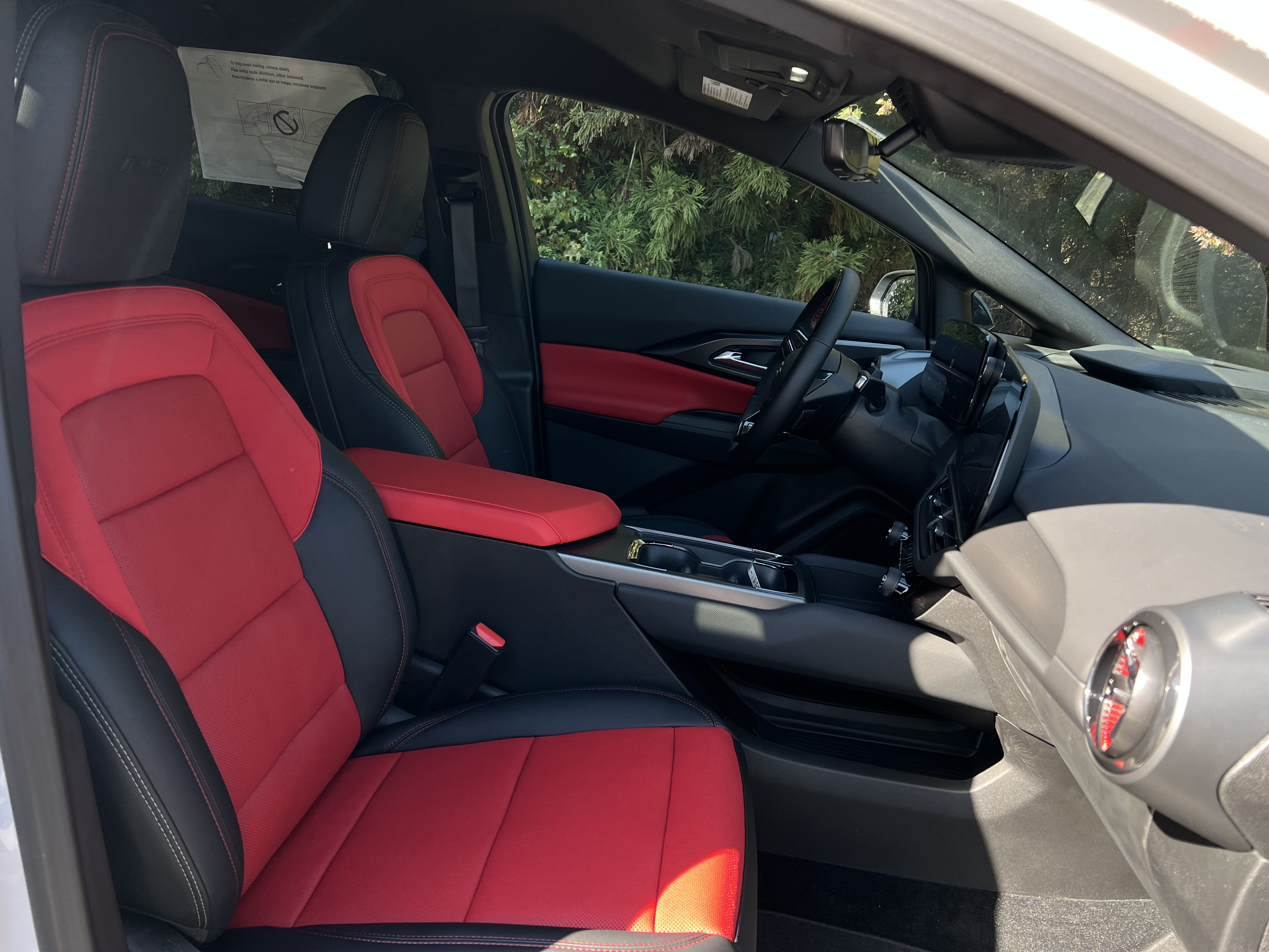 New 2025 Chevrolet Equinox EV RS w/ Active Safety Package 3 FWD image 30
