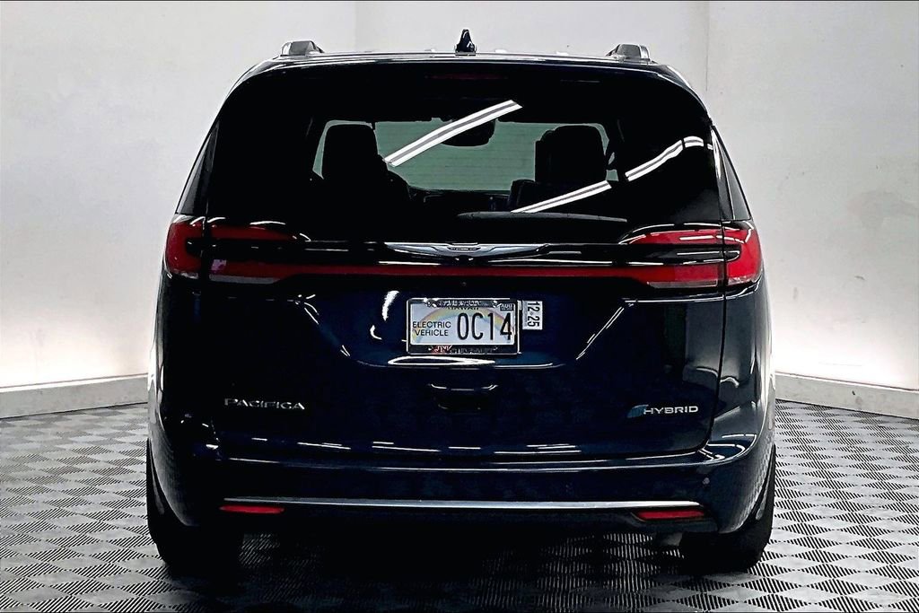 Used 2022 Chrysler Pacifica Pinnacle image 3