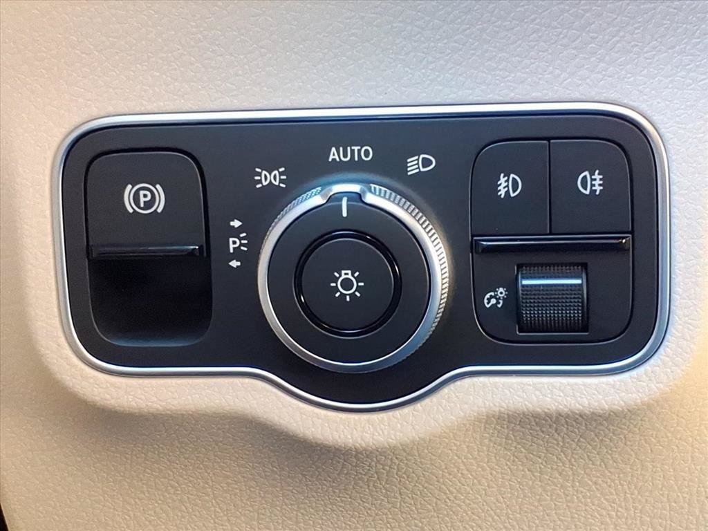New 2026 Mercedes-Benz GLB 250 image 22