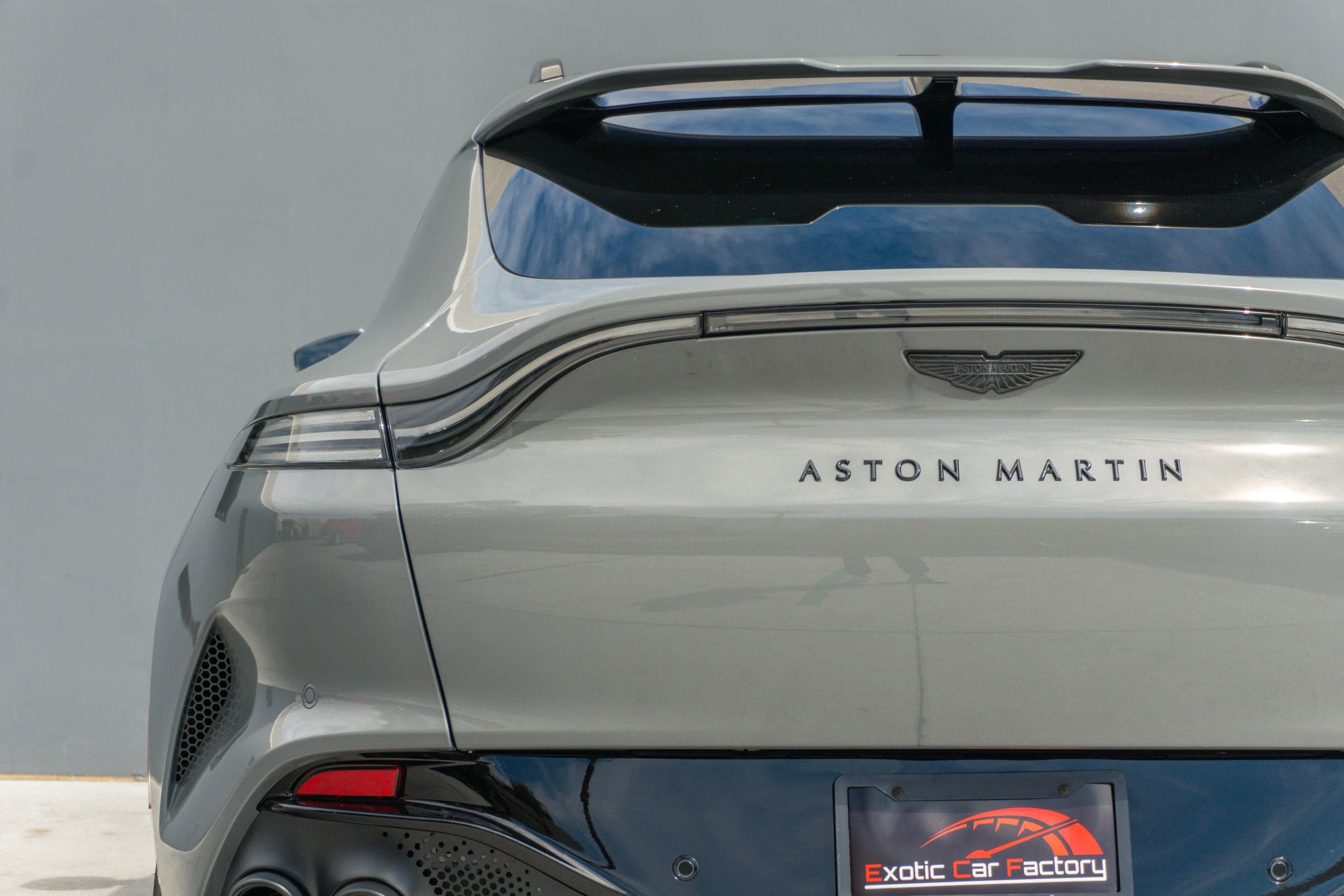 Used 2025 Aston Martin DBX 707 image 44