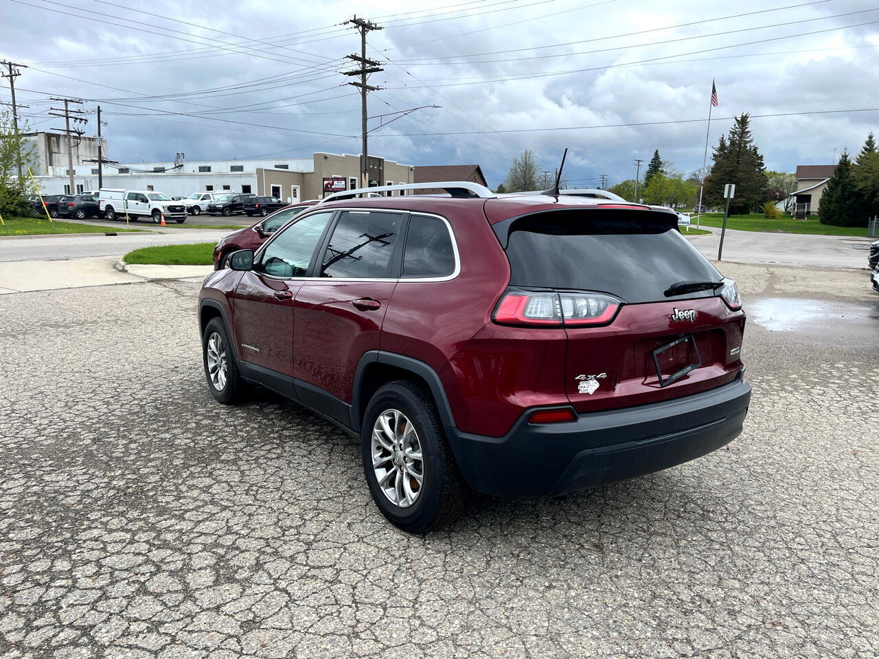 Used 2019 Jeep Cherokee Latitude Plus w/ Cold Weather Group image 3