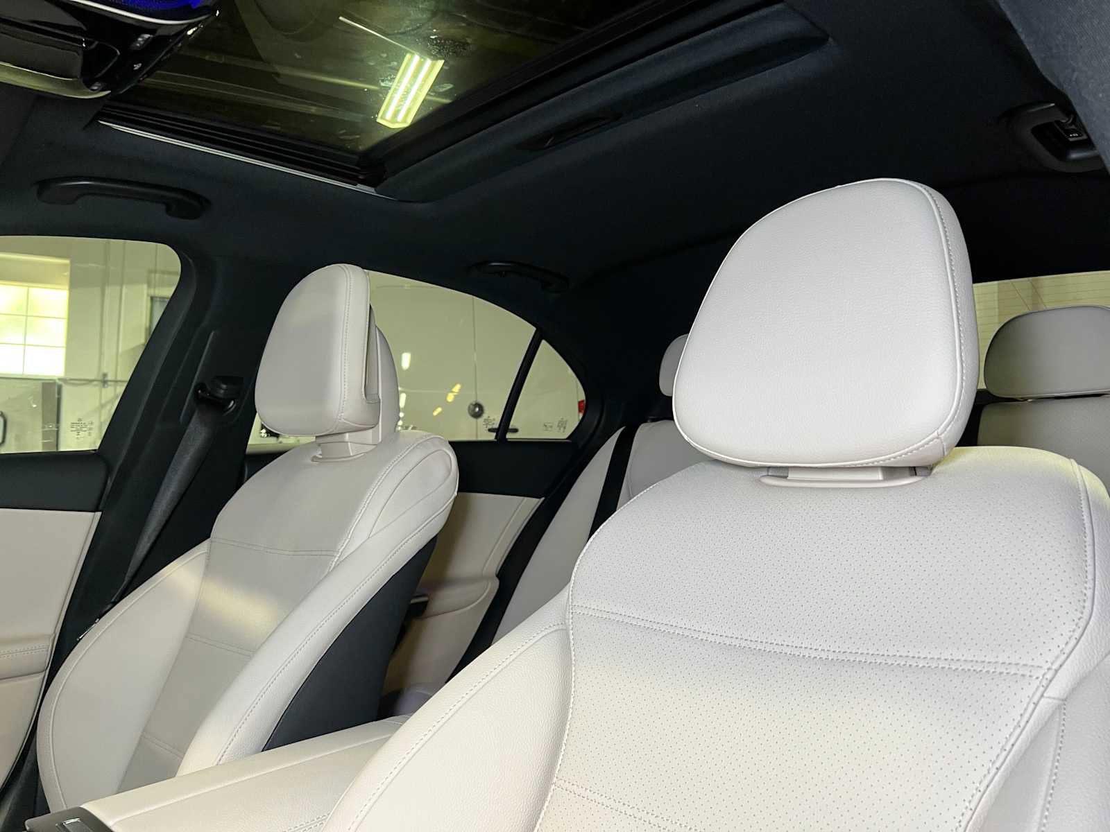 Used 2025 Mercedes-Benz C 300 4MATIC Sedan image 21