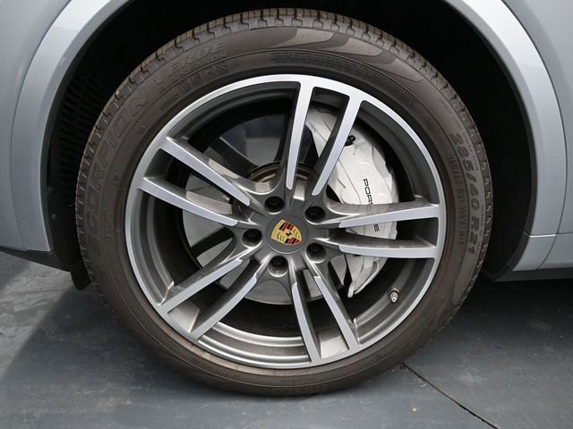 Used 2020 Porsche Cayenne Turbo AWD/4WD image 12