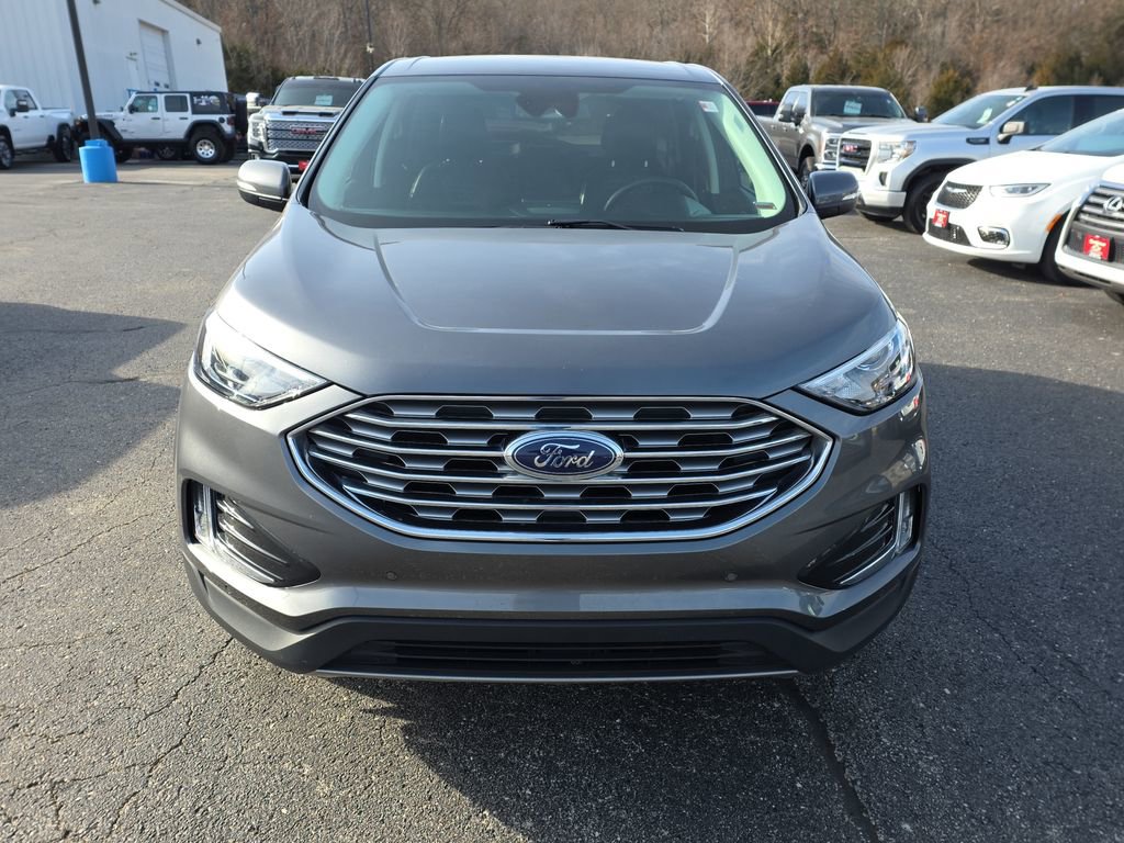 Used 2024 Ford Edge Titanium image 3