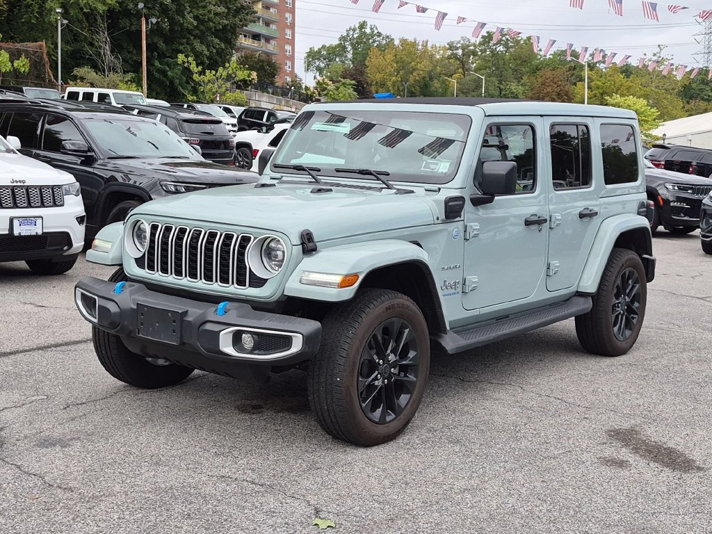 Used 2024 Jeep Wrangler Unlimited Sahara w/ Technology Group AWD/4WD image 1