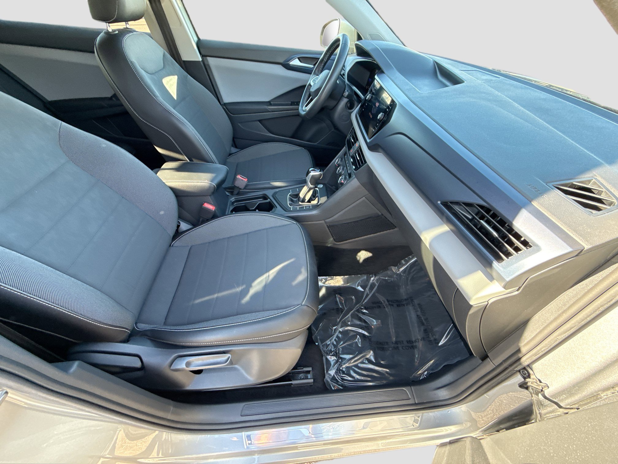 Used 2022 Volkswagen Taos SE image 13