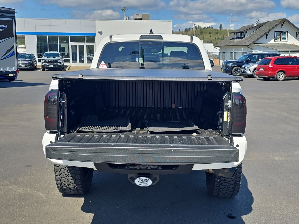 Certified 2022 Toyota Tacoma TRD Off-Road w/ TRD Premium Off Road Package AWD/4WD image 9
