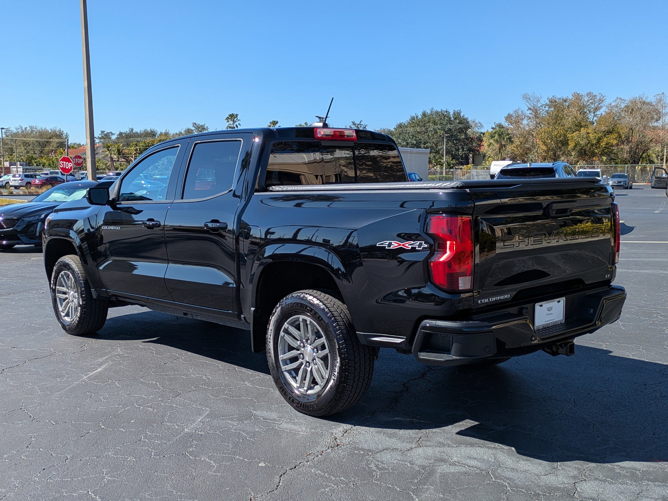 Used 2023 Chevrolet Colorado LT w/ LT Convenience Package II image 4
