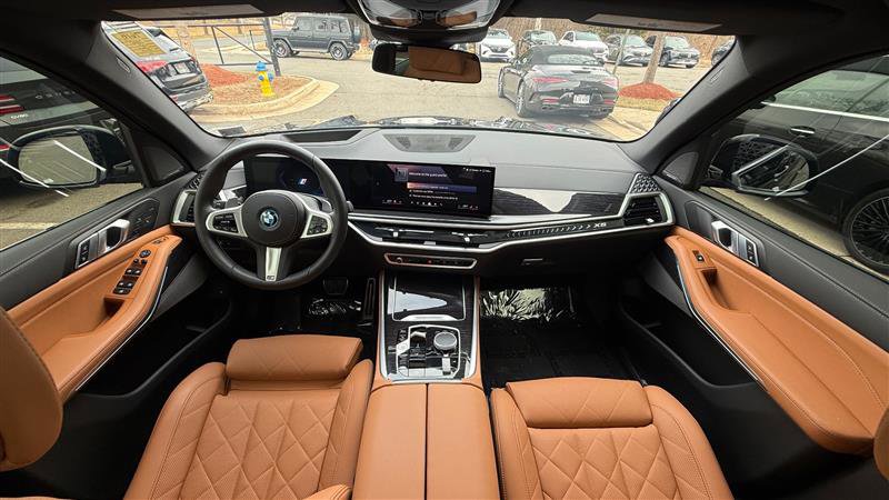Used 2025 BMW X5 xDrive50e w/ M Sport Package image 25
