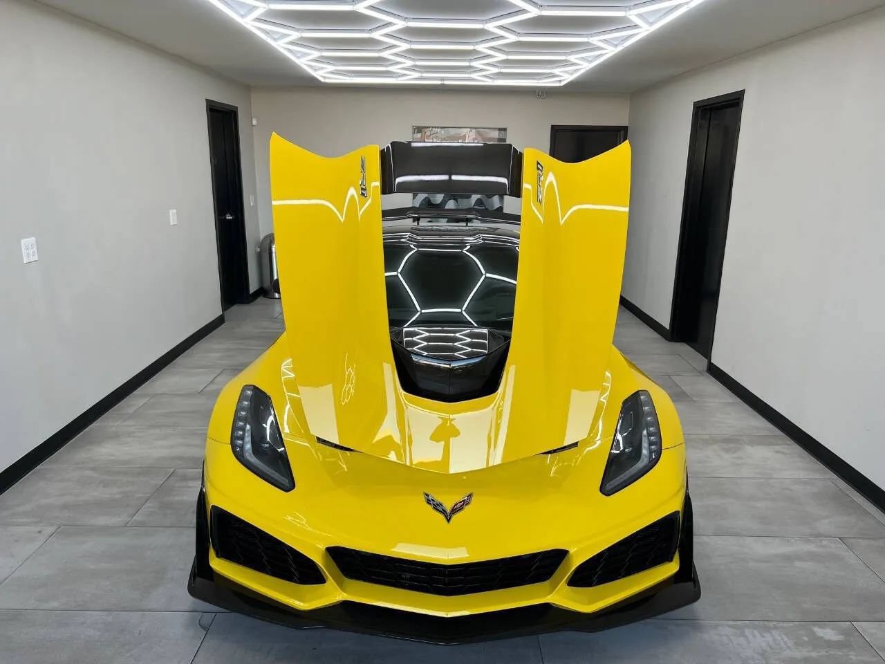 Used 2019 Chevrolet Corvette ZR1 w/ Chrome Badge Package RWD image 11
