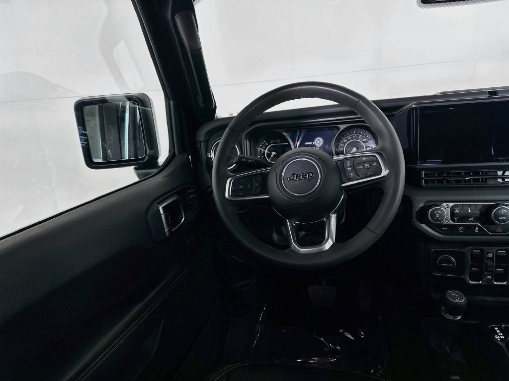 Certified 2025 Jeep Wrangler Unlimited Sahara AWD/4WD image 35