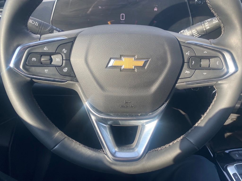 Used 2024 Chevrolet Trax LT w/ Sunroof Package image 8