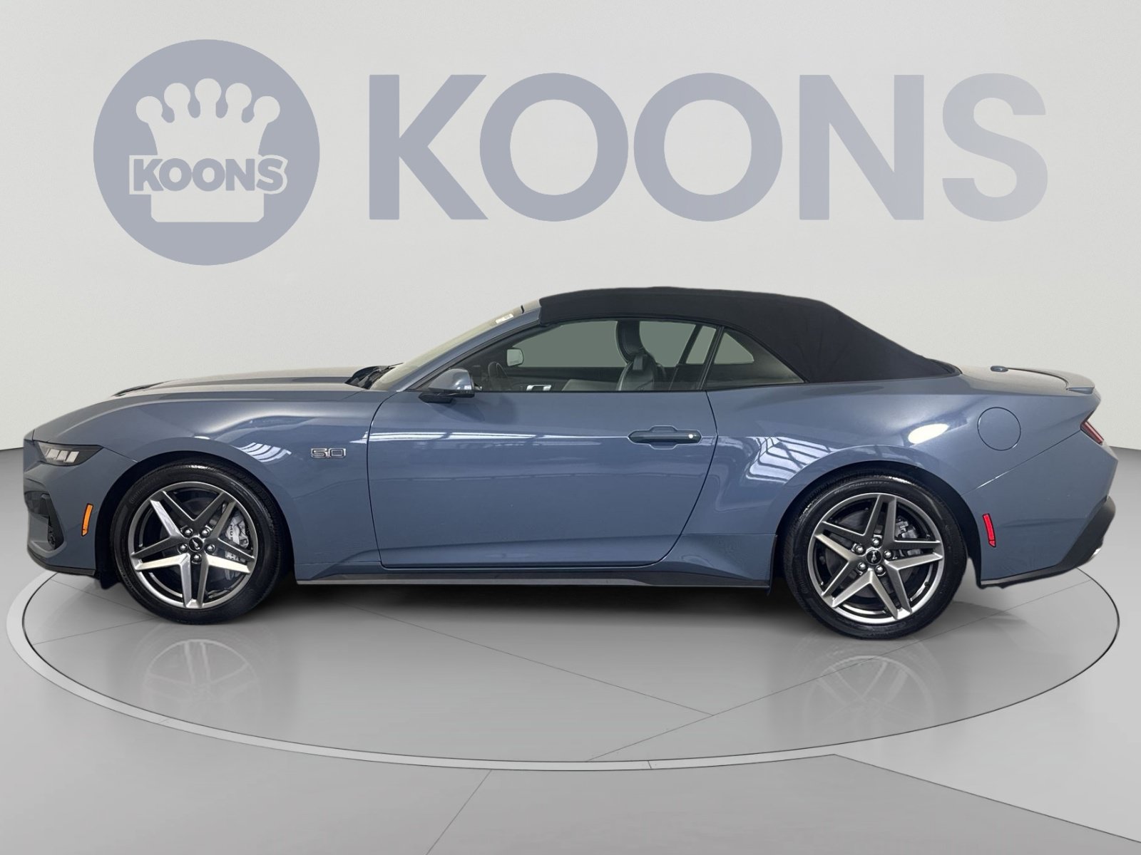 Used 2025 Ford Mustang GT Premium RWD image 2