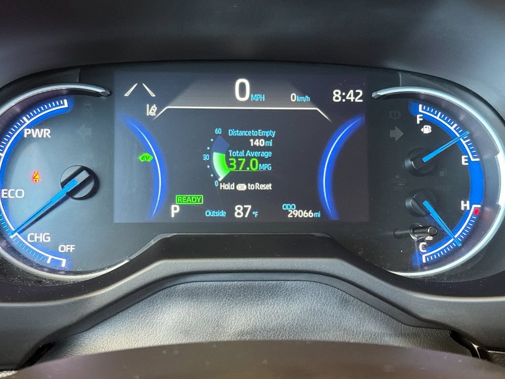 Used 2024 Toyota RAV4 LE AWD/4WD image 33