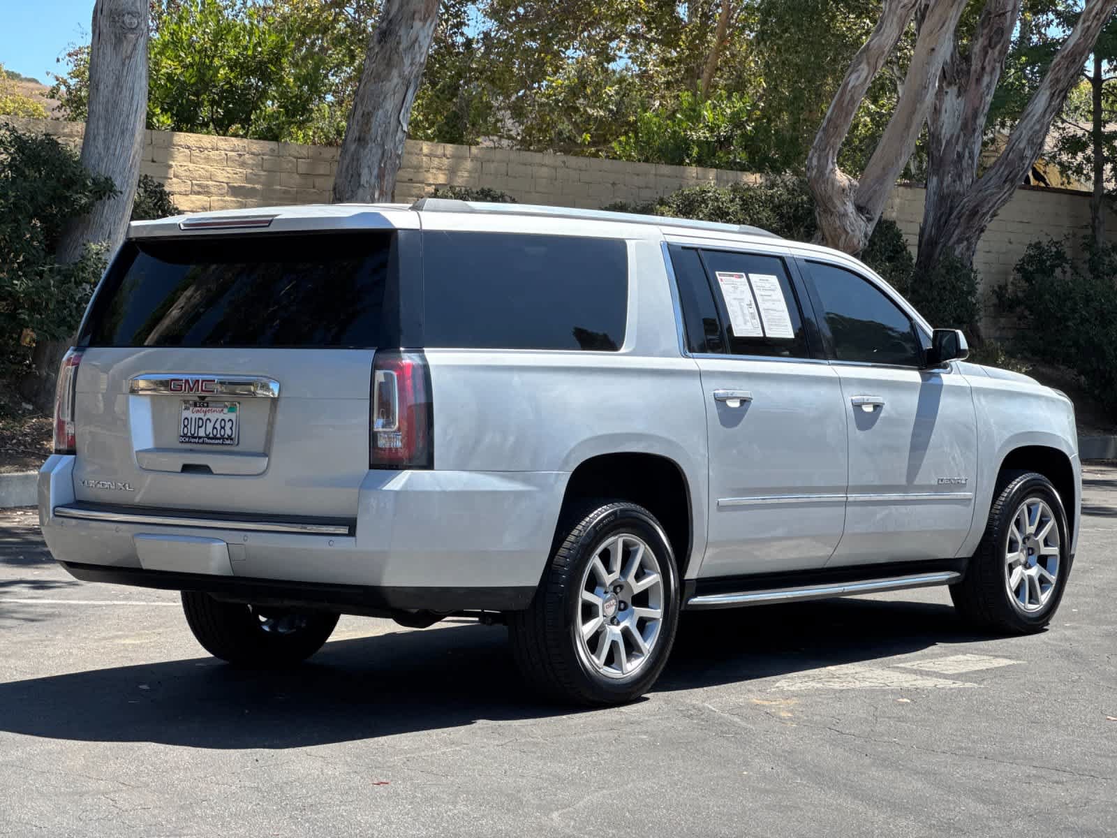 Used 2019 GMC Yukon XL Denali RWD image 2