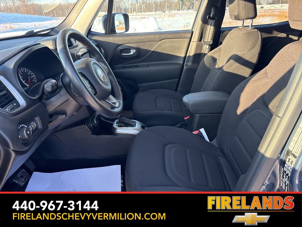 Used 2022 Jeep Renegade Latitude w/ Convenience Group image 3