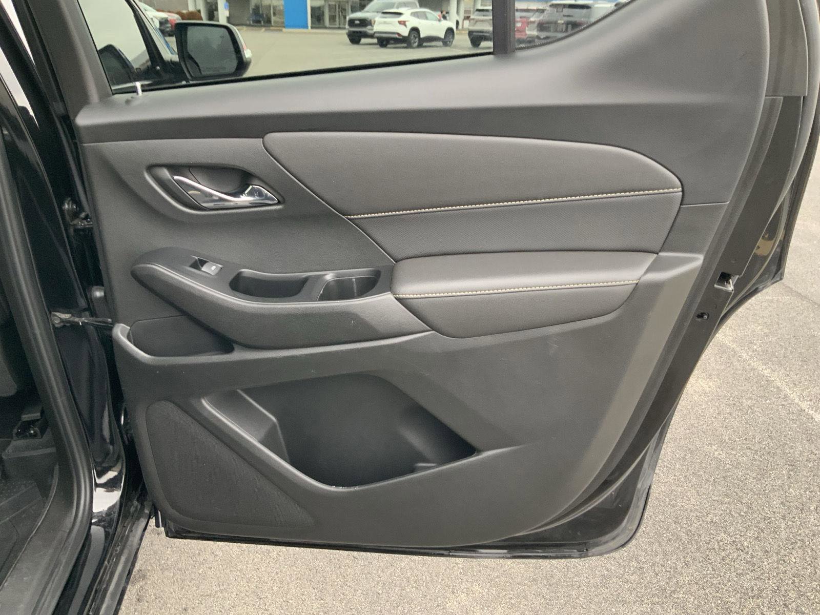 Used 2023 Chevrolet Traverse Premier w/ Redline Edition image 61