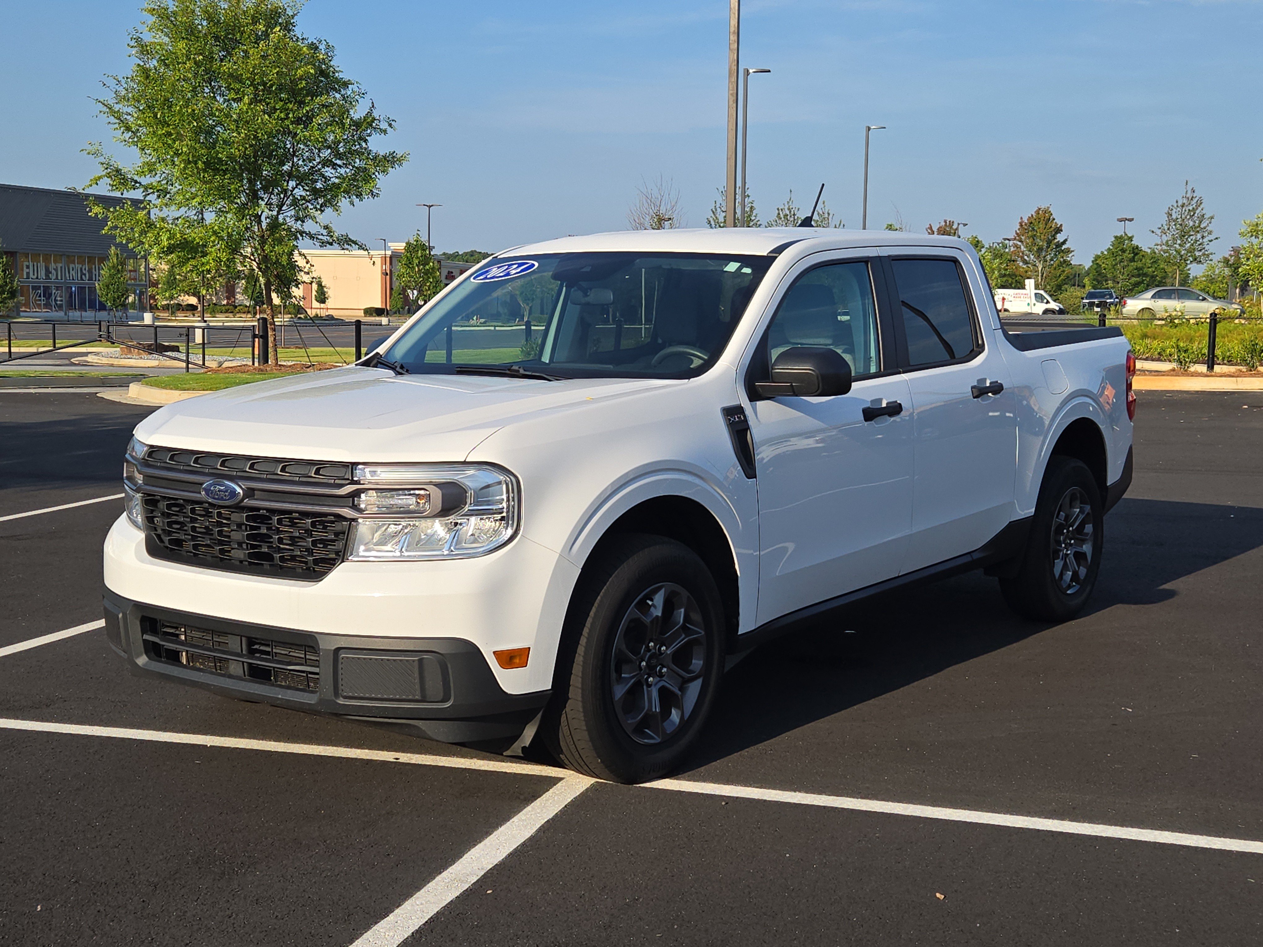 Used 2024 Ford Maverick XLT FWD image 2