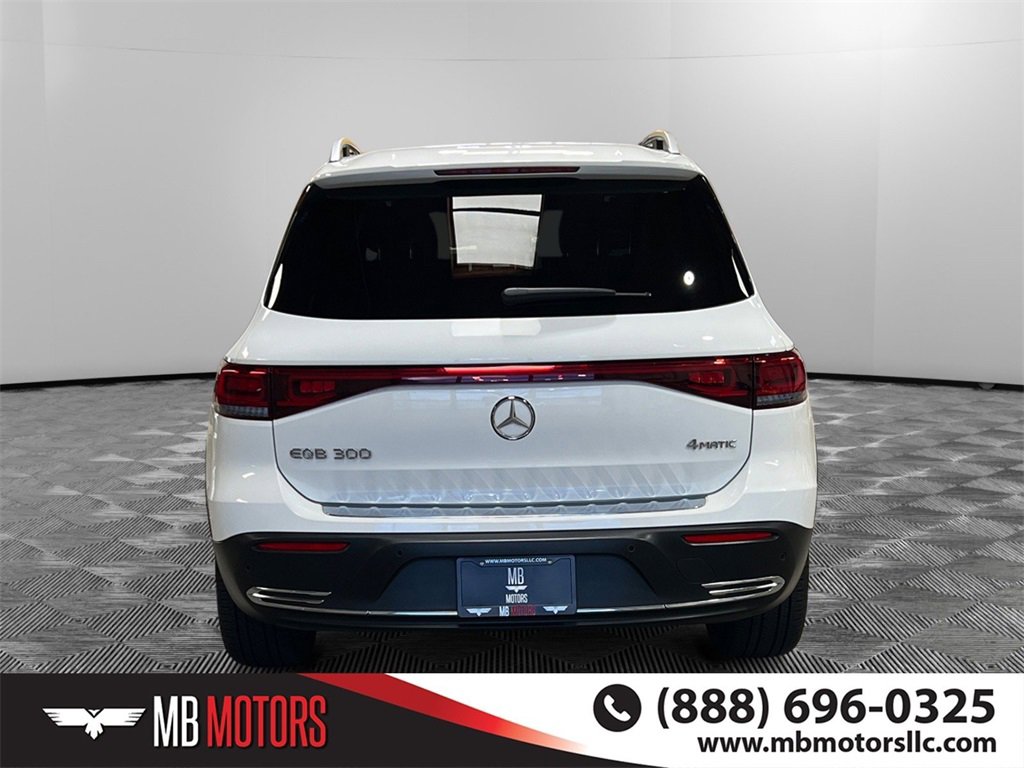 Used 2022 Mercedes-Benz EQB 300 4MATIC image 4