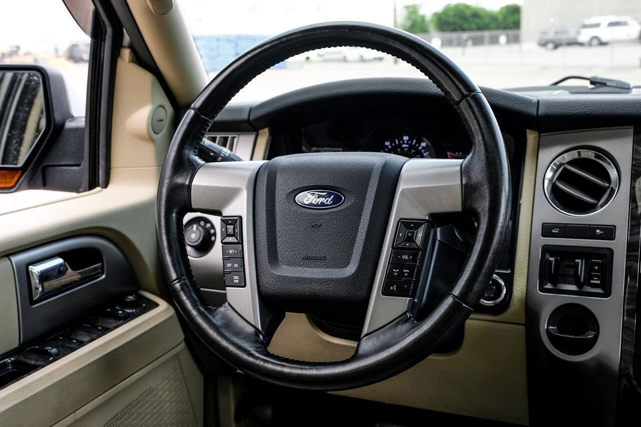 Used 2017 Ford Expedition Limited w/ Equipment Group 301A RWD image 17