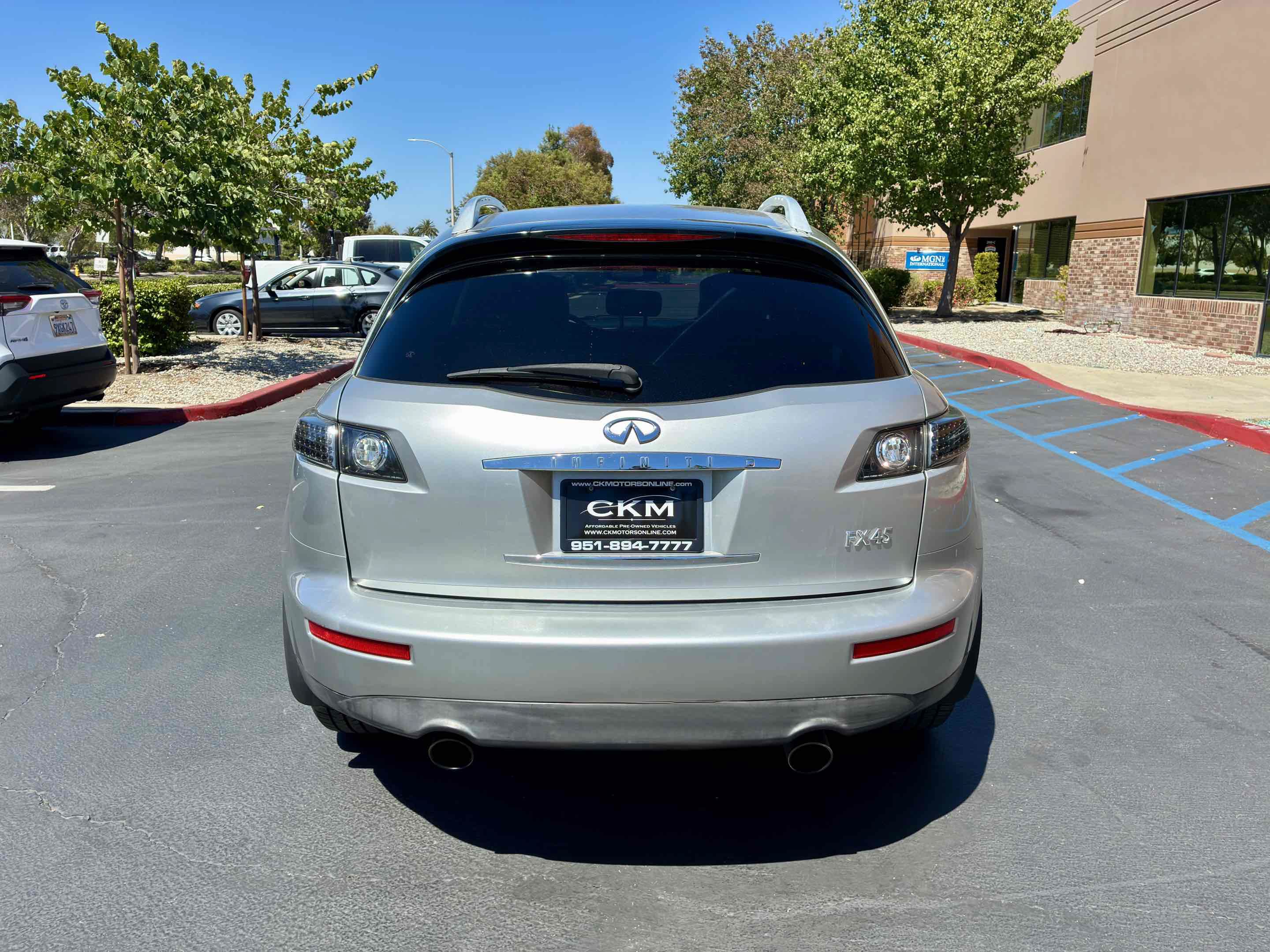 Used 2005 INFINITI FX45 AWD w/ (U01) Technology Pkg image 9