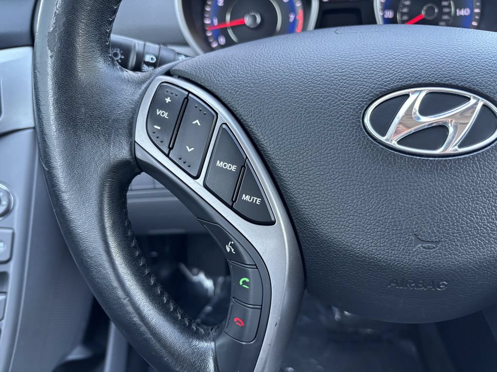 Used 2013 Hyundai Elantra Limited FWD image 16
