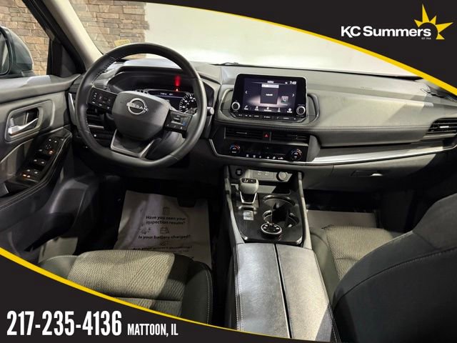 Certified 2025 Nissan Rogue SV image 25