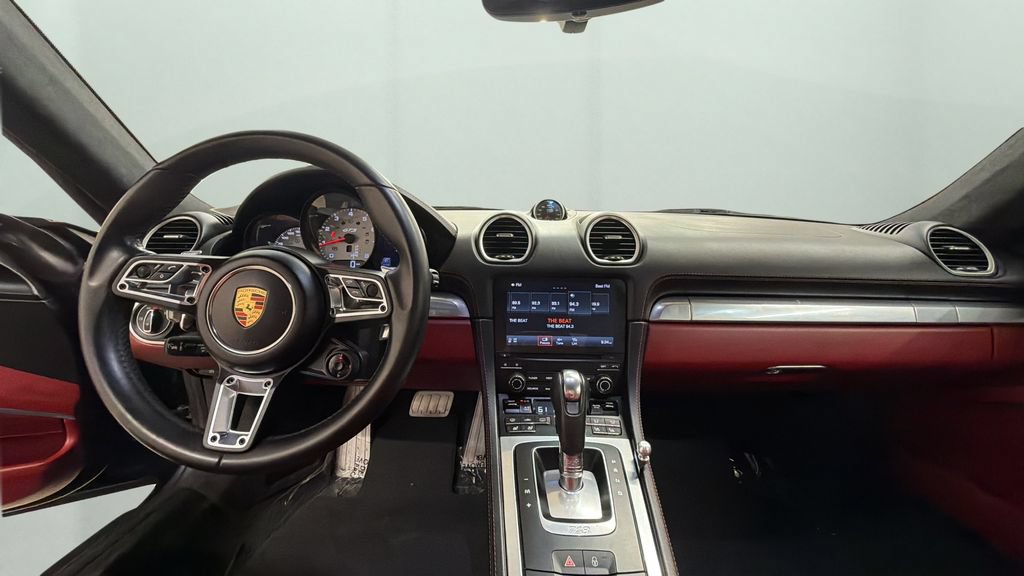 Used 2018 Porsche 718 Cayman GTS RWD image 10