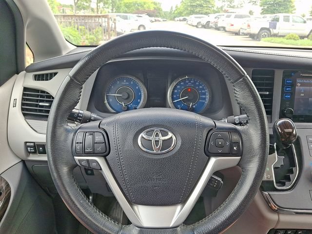 Certified 2017 Toyota Sienna XLE Premium AWD/4WD image 24