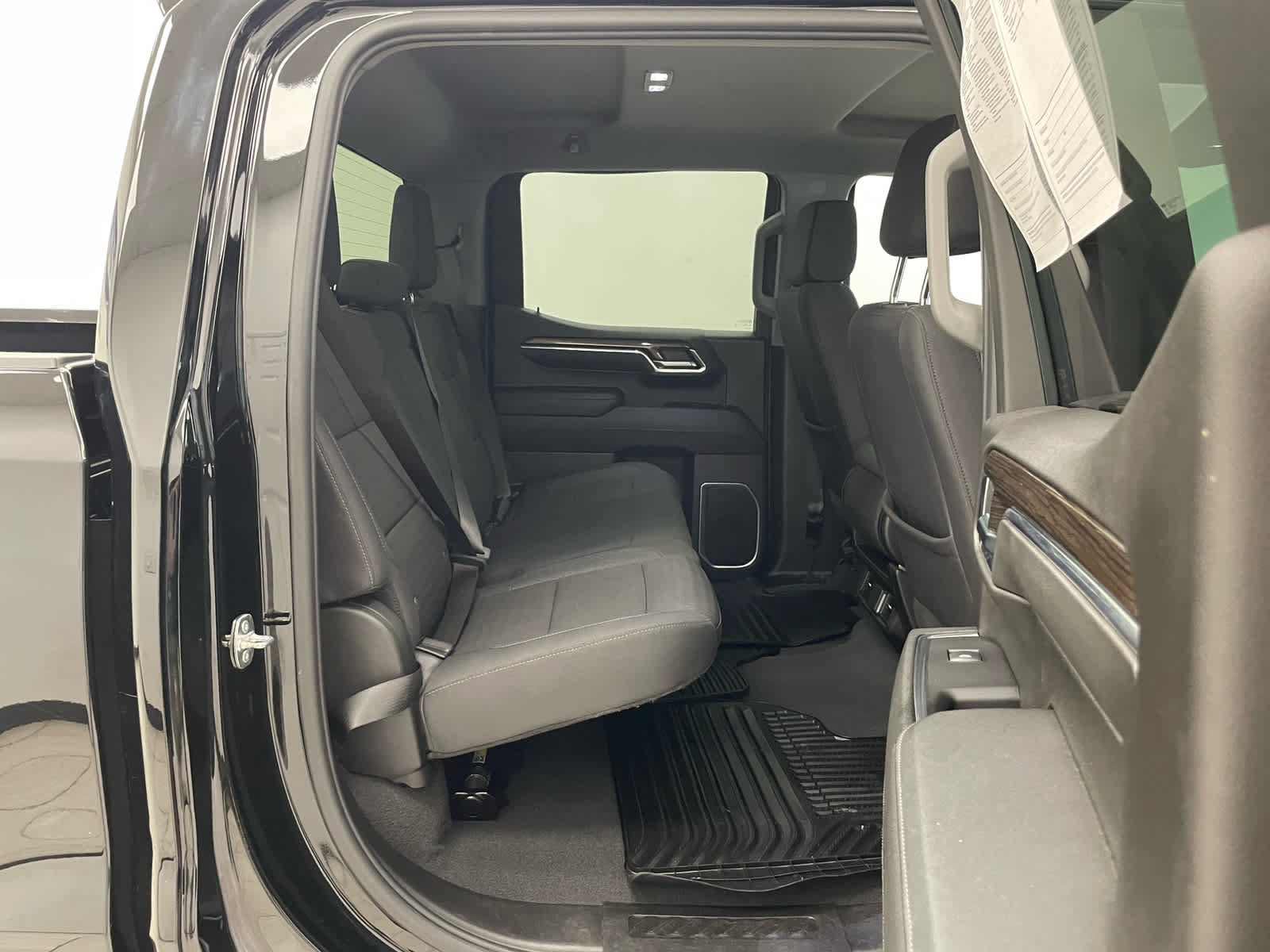 Certified 2024 Chevrolet Silverado 1500 LT AWD/4WD image 15