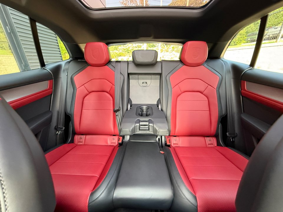 New 2026 Porsche Cayenne Electric AWD/4WD image 24