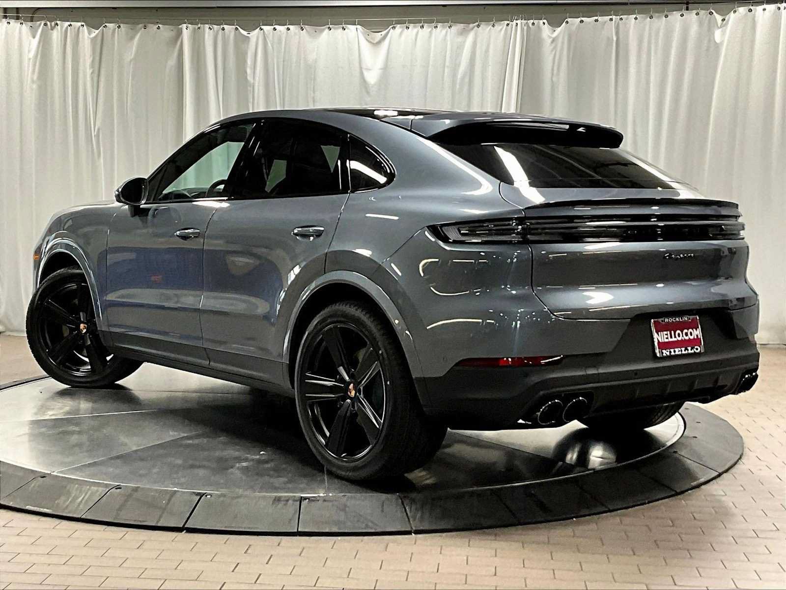 New 2026 Porsche Cayenne Coupe AWD/4WD image 3