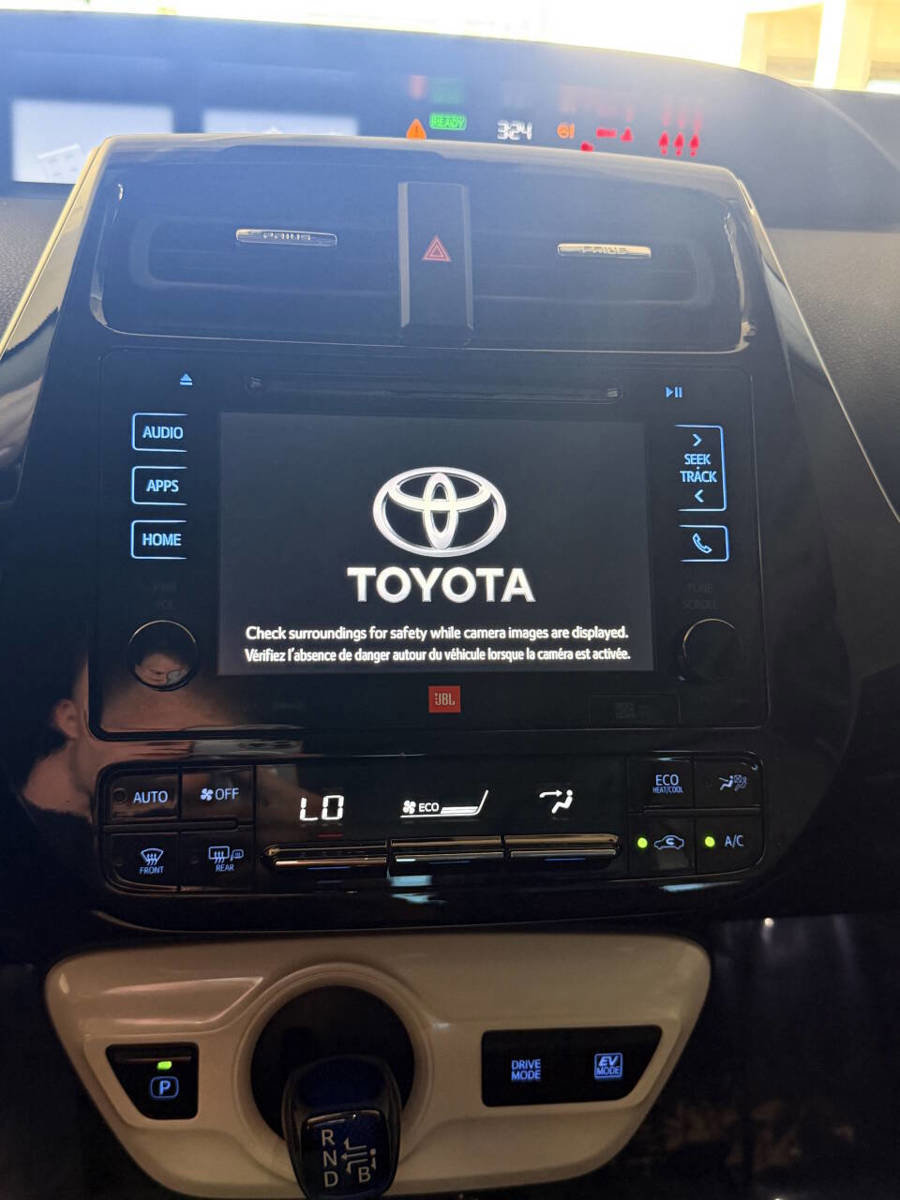 Used 2017 Toyota Prius Four Touring w/ Premium Convenience Package image 22