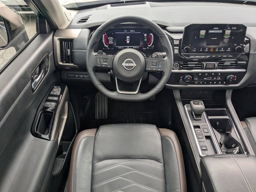 Used 2024 Nissan Pathfinder Platinum w/ Cargo Package image 16