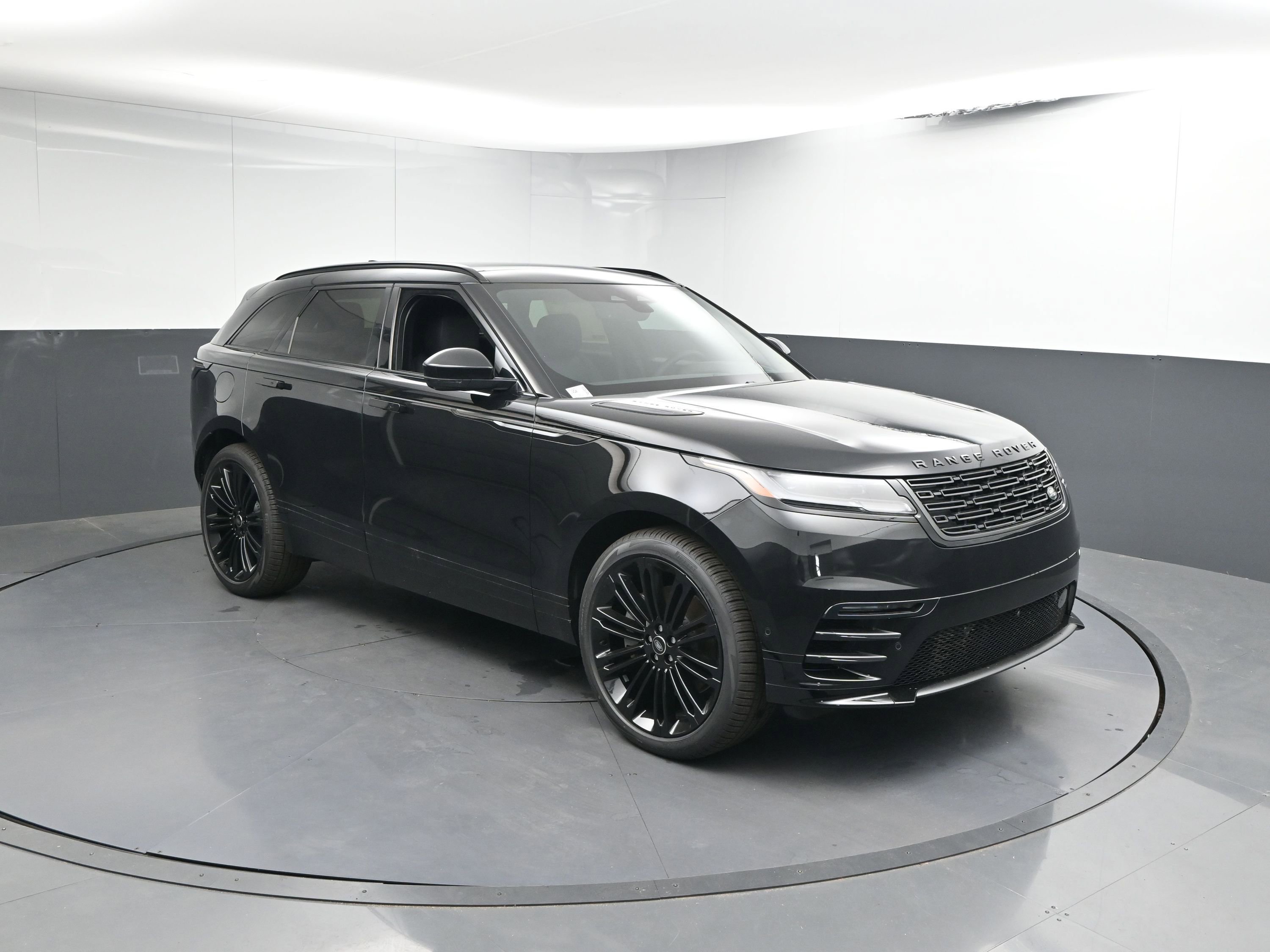 New 2026 Land Rover Range Rover Velar Dynamic SE image 23