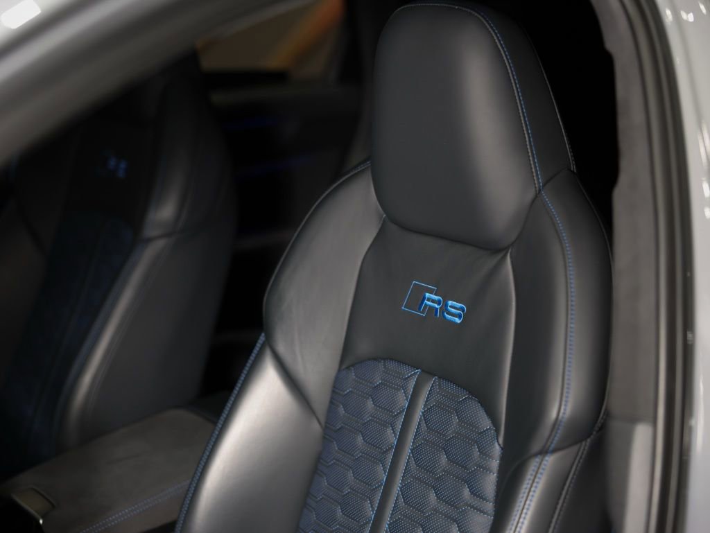 Used 2025 Audi RS 6 performance w/ Blue RS Design Package Plus image 25