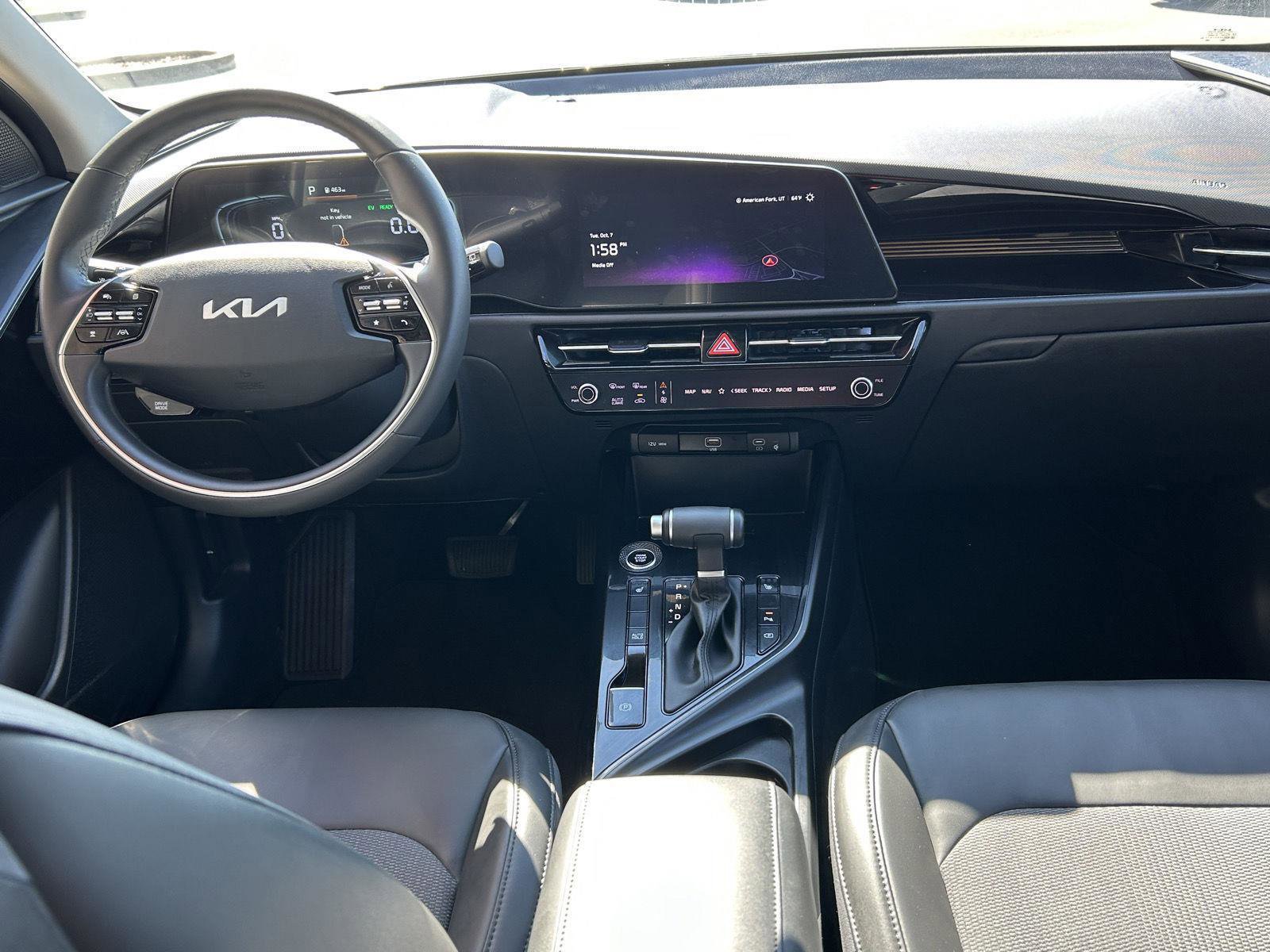 Used 2025 Kia Niro EX image 17