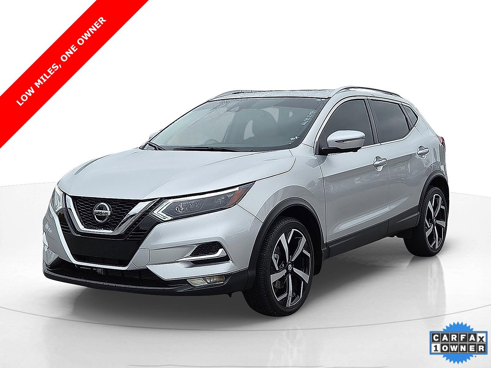 Used 2022 Nissan Rogue Sport SL w/ Premium Package image 2
