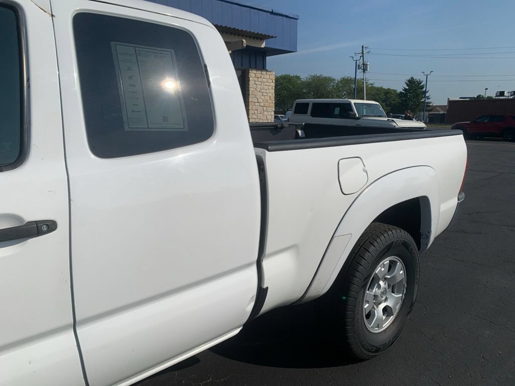 Used 2015 Toyota Tacoma 4x4 Access Cab w/ SR5 Package image 12